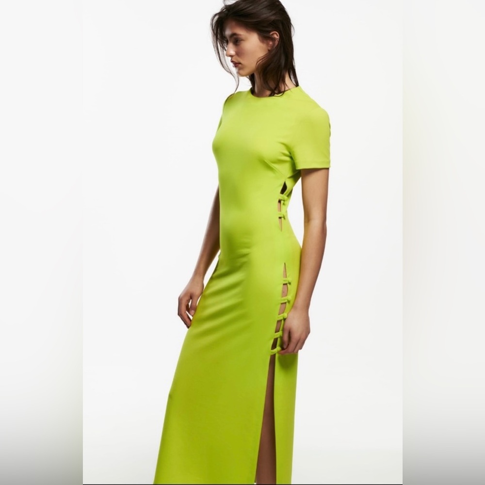 NEW Zara long short sleeve midi dress. 
Size S